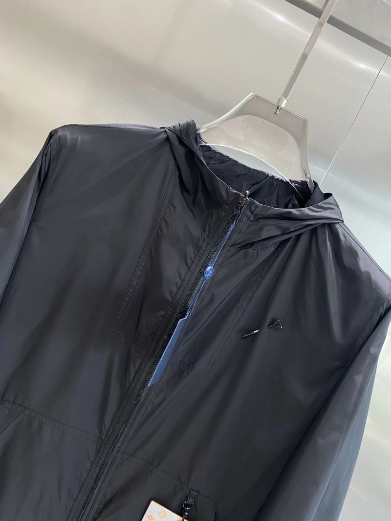 Supportive Louis Vuitton Outwear 135794