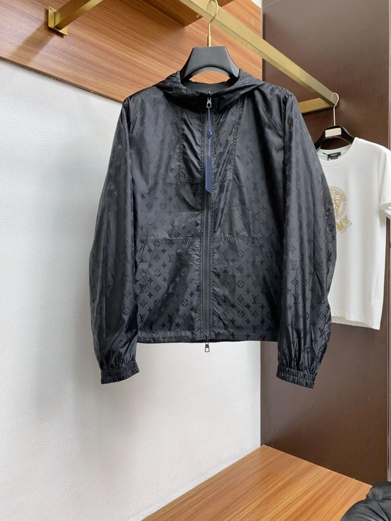 Resilient Louis Vuitton Outwear 134942