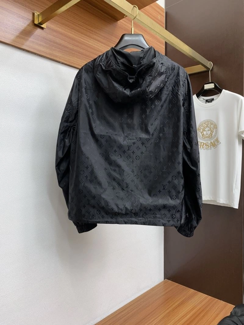 Resilient Louis Vuitton Outwear 134942