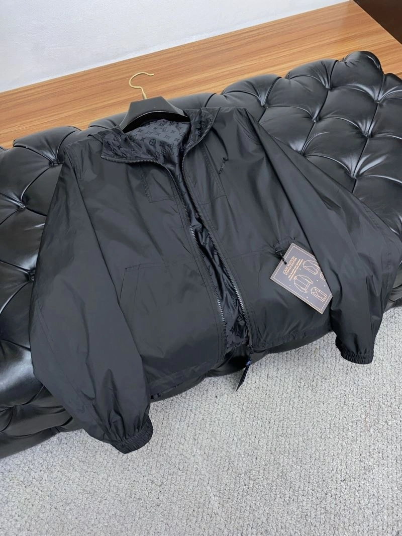 Resilient Louis Vuitton Outwear 134942