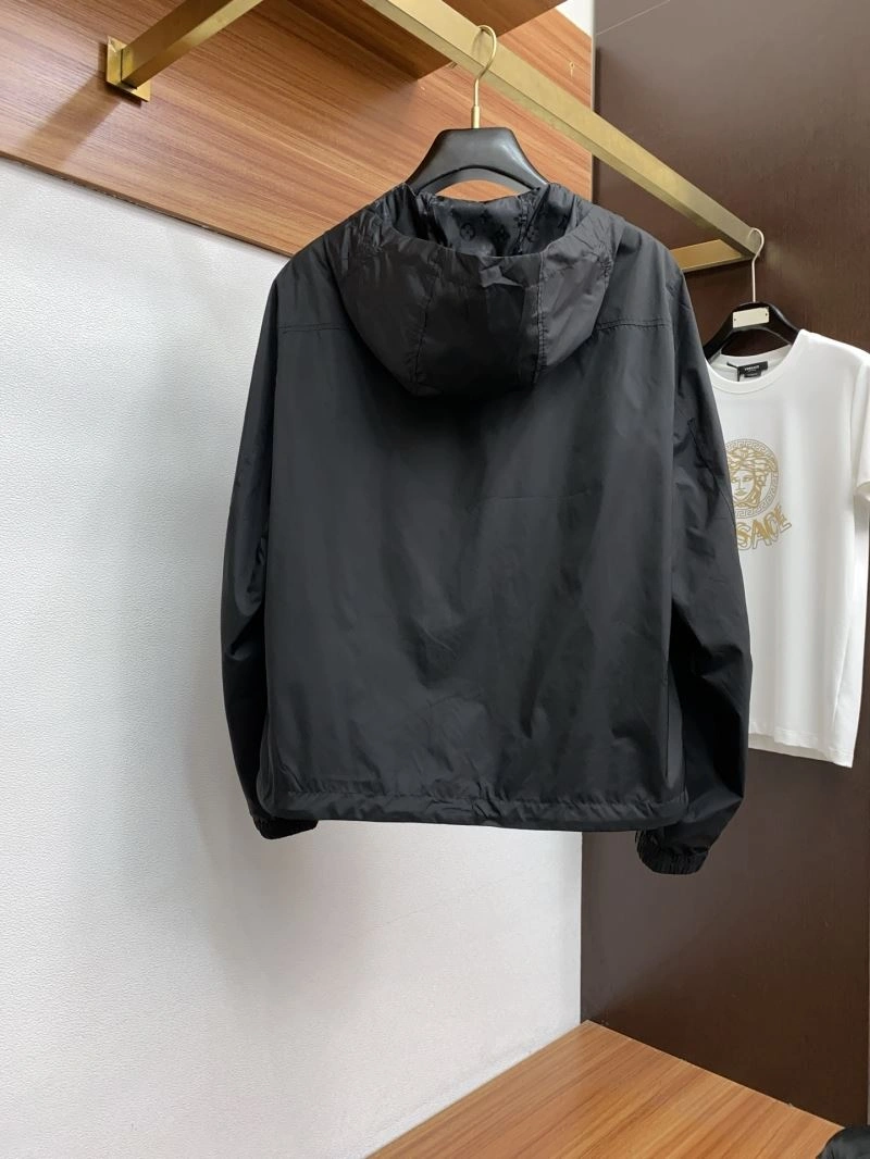 Resilient Louis Vuitton Outwear 134942