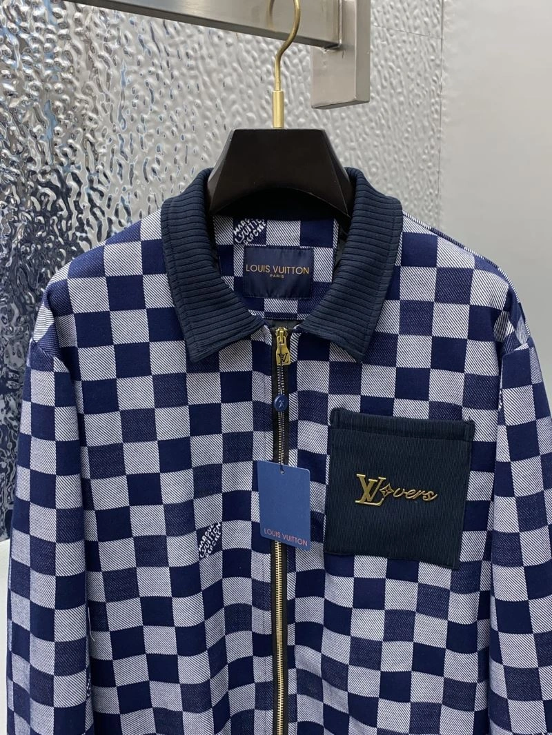 Versatile Louis Vuitton Outwear 134936