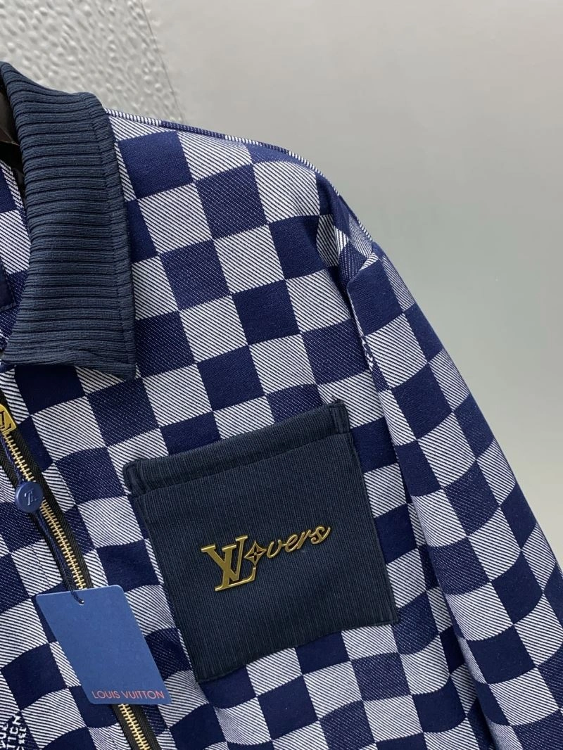 Versatile Louis Vuitton Outwear 134936