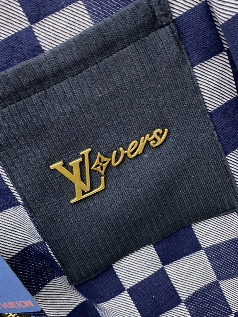 Versatile Louis Vuitton Outwear 134936