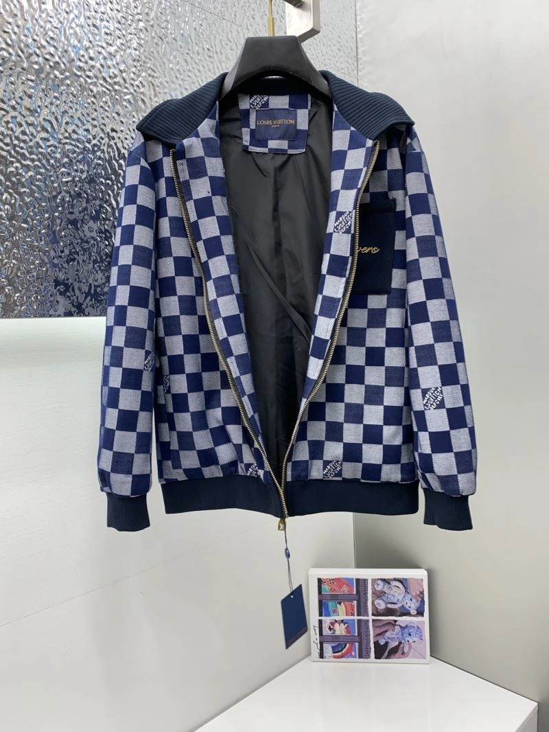 Versatile Louis Vuitton Outwear 134936