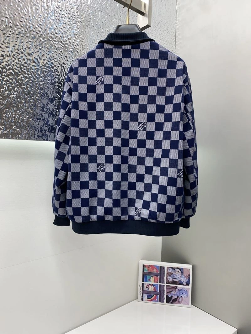 Versatile Louis Vuitton Outwear 134936