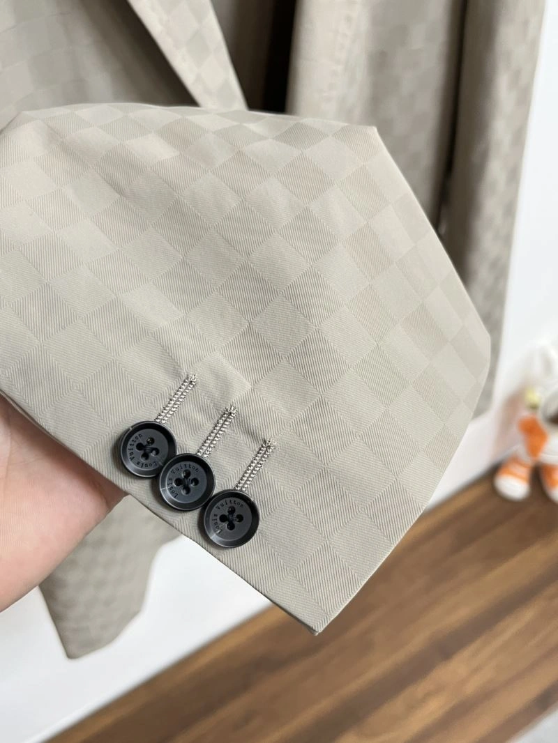 Louis Vuitton Outwear FreshLook 134932