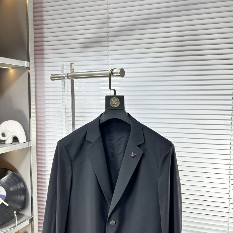 Louis Vuitton Outwear AllSeason 134930