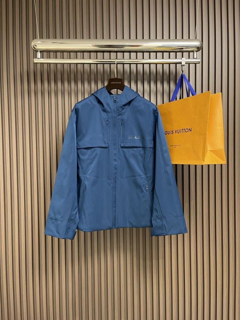 Comfortable Louis Vuitton Outwear 134935