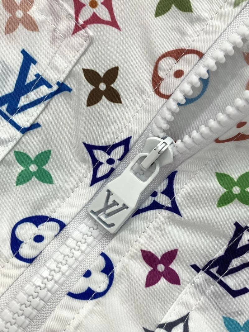 Unisex Louis Vuitton Outwear 134933