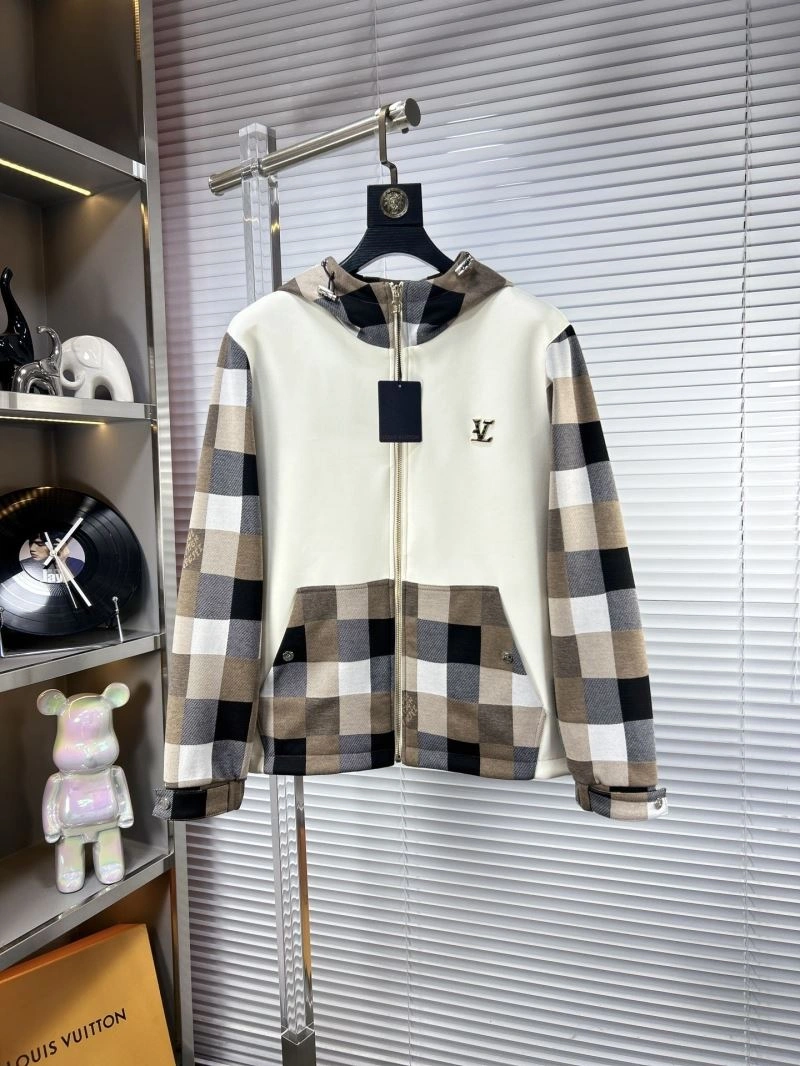 Versatile Louis Vuitton Outwear 134916