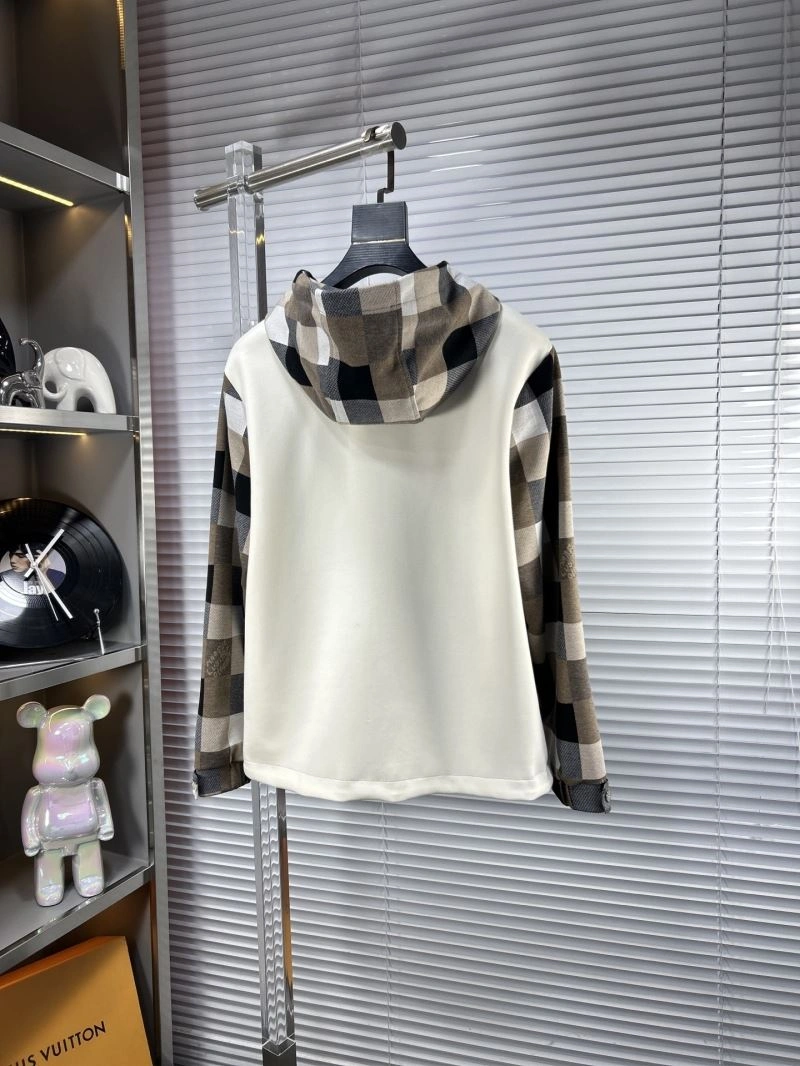 Versatile Louis Vuitton Outwear 134916