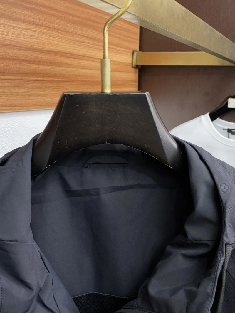 Louis Vuitton Outwear Unisex 134910
