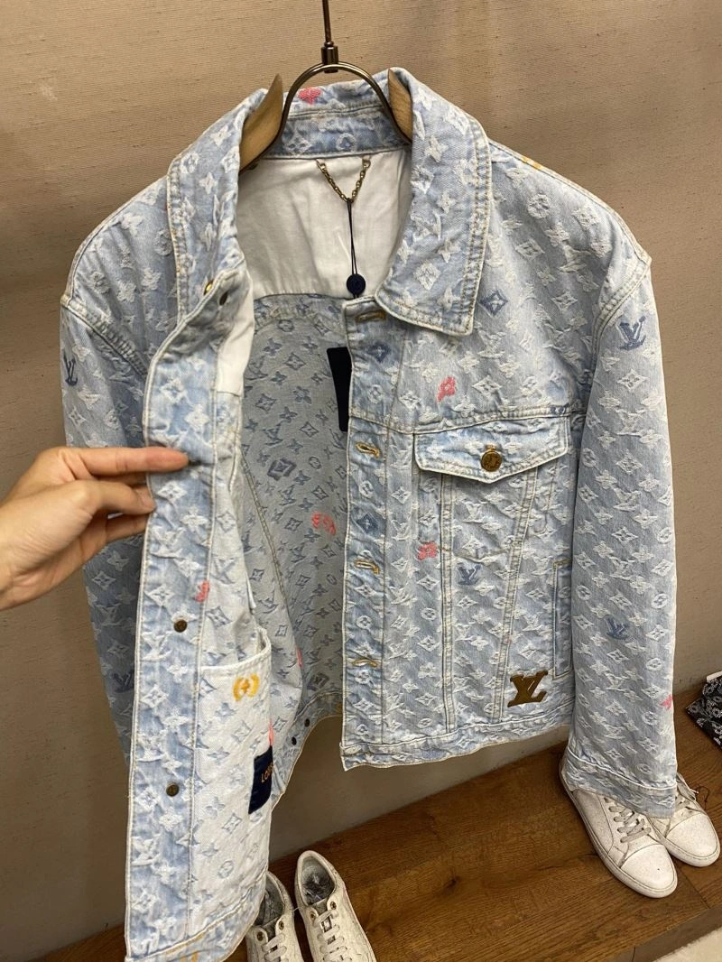 Louis Vuitton Outwear Cozy 134903