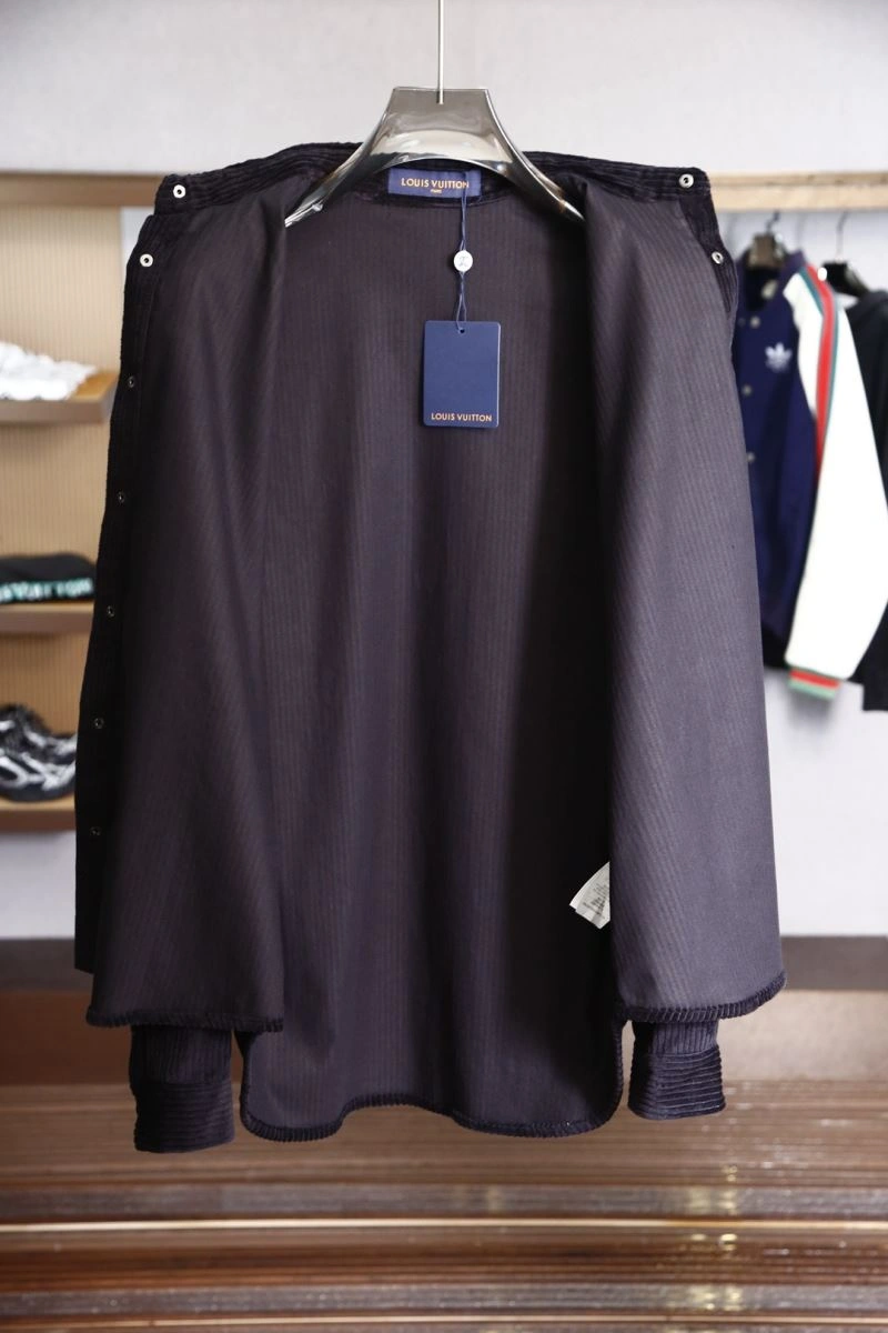 Original Louis Vuitton Outwear 134878