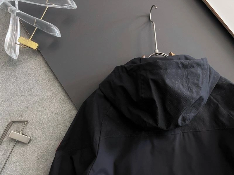 Durable Louis Vuitton Outwear 134892