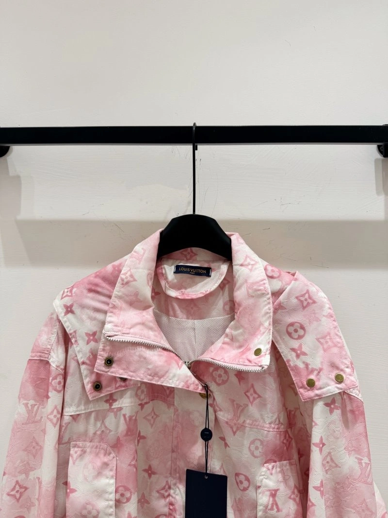 Supportive Louis Vuitton Outwear 131392