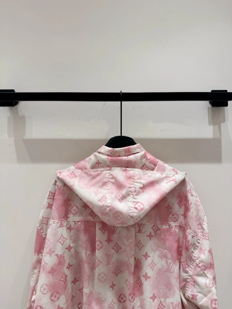 Supportive Louis Vuitton Outwear 131392
