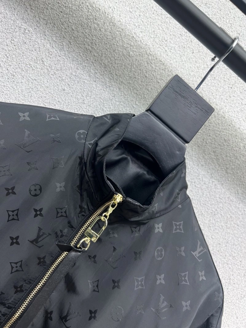 Louis Vuitton Outwear Minimalist 131390