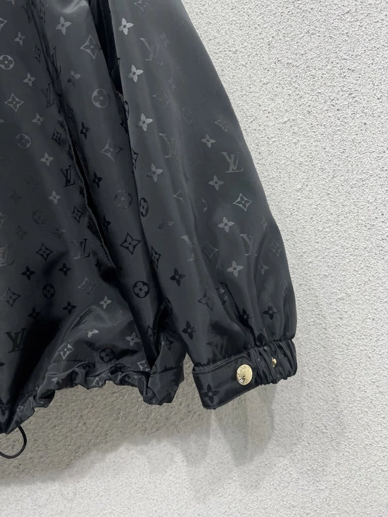 Louis Vuitton Outwear Minimalist 131390