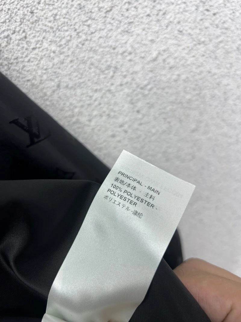 Louis Vuitton Outwear Minimalist 131390