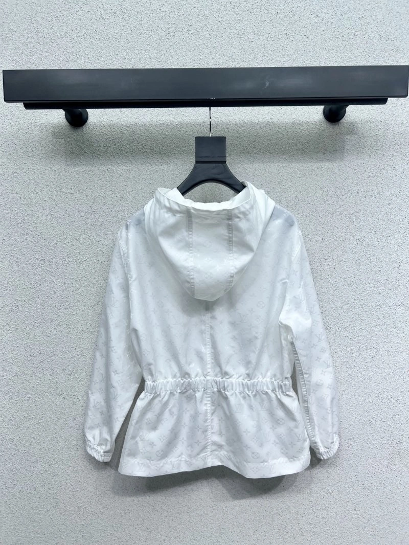 Comfortable Louis Vuitton Outwear 131388