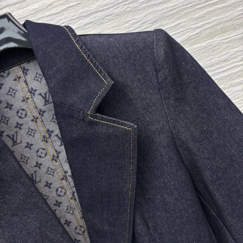Durable Louis Vuitton Outwear 131378