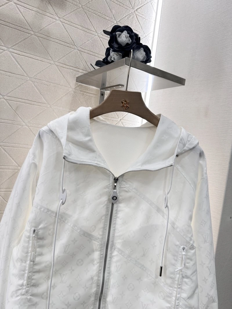 ZipUp Louis Vuitton Outwear 131253