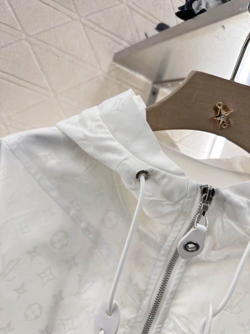 ZipUp Louis Vuitton Outwear 131253
