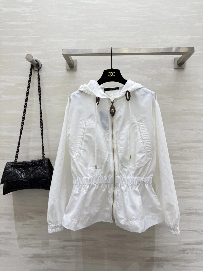 MultiPurpose Louis Vuitton Outwear 131244