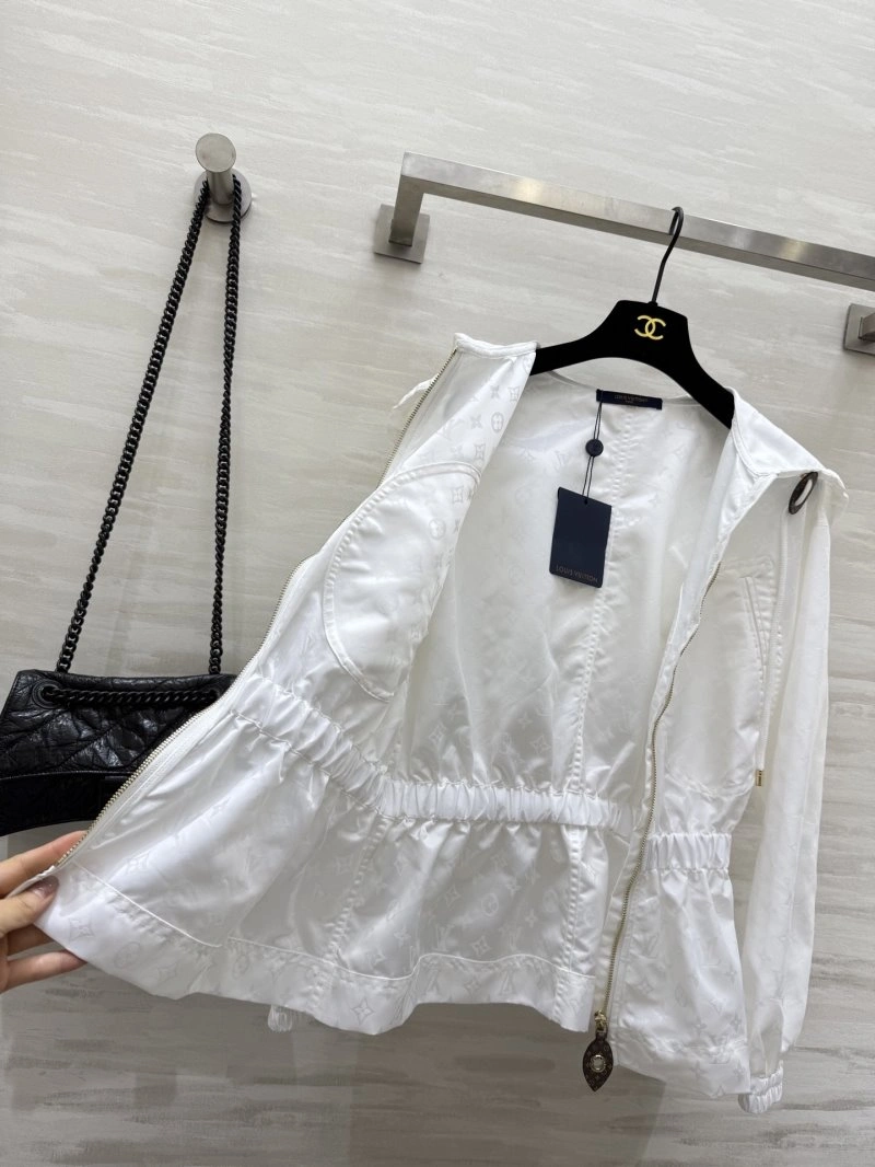 MultiPurpose Louis Vuitton Outwear 131244