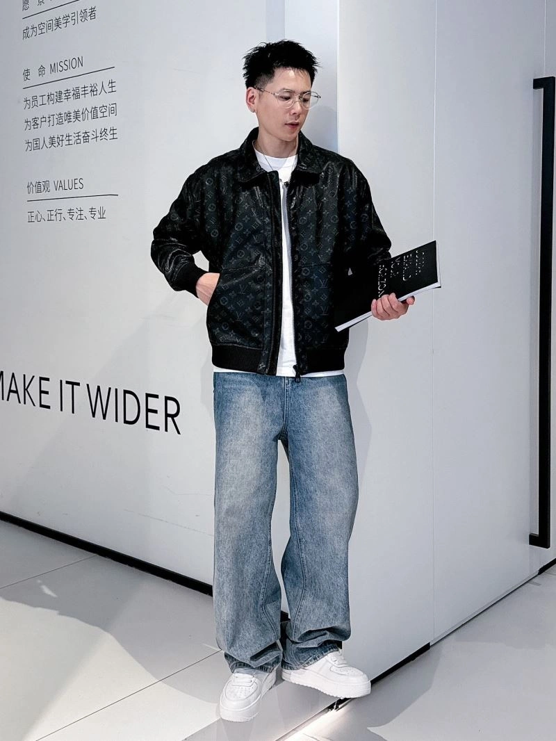 Breathable Louis Vuitton Outwear 133951