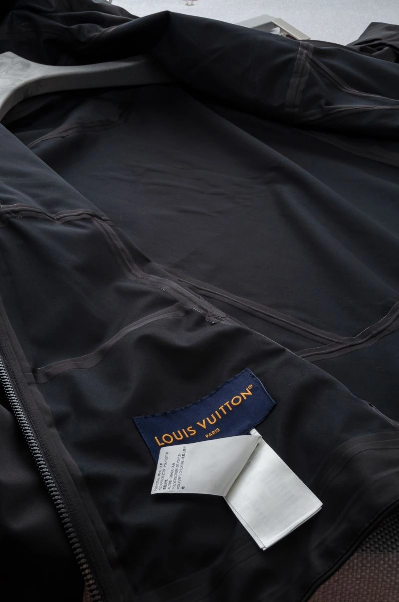 Attractive Louis Vuitton Outwear 133938