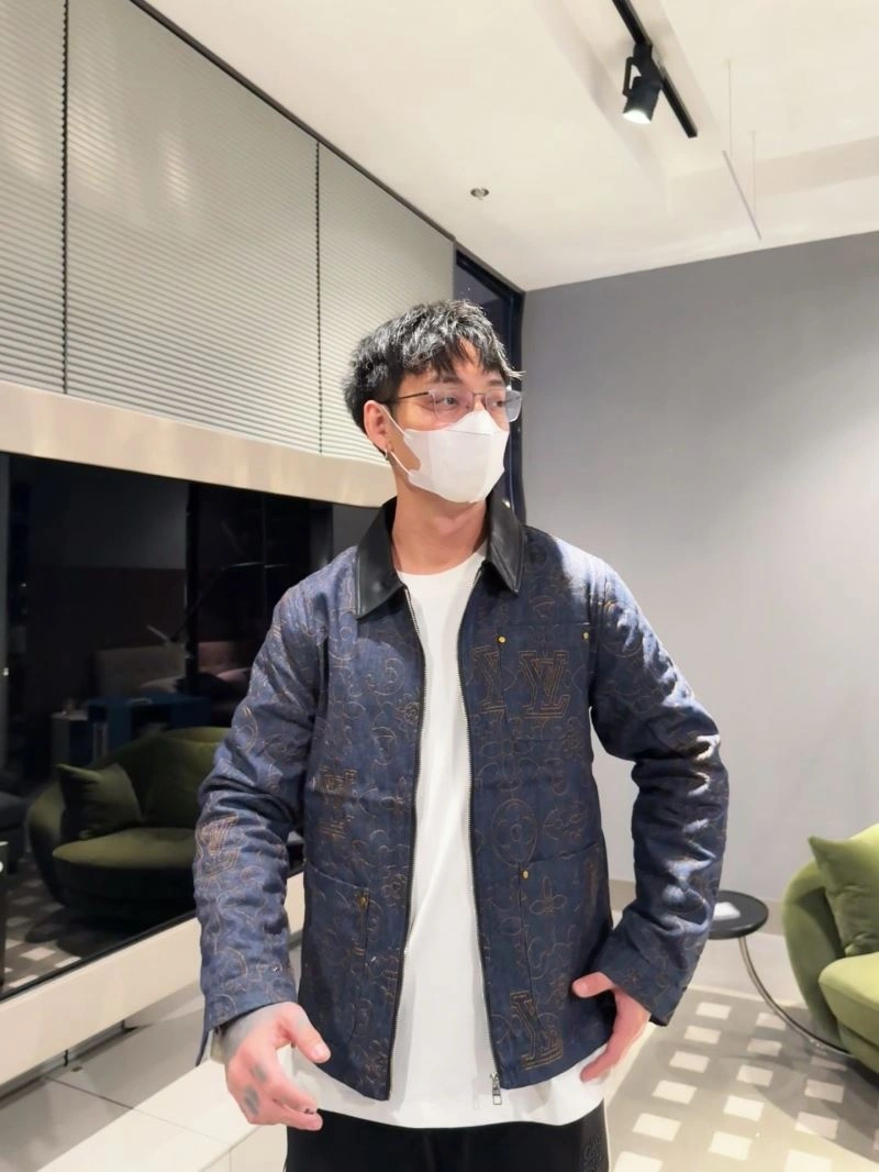 Breathable Louis Vuitton Outwear 133936
