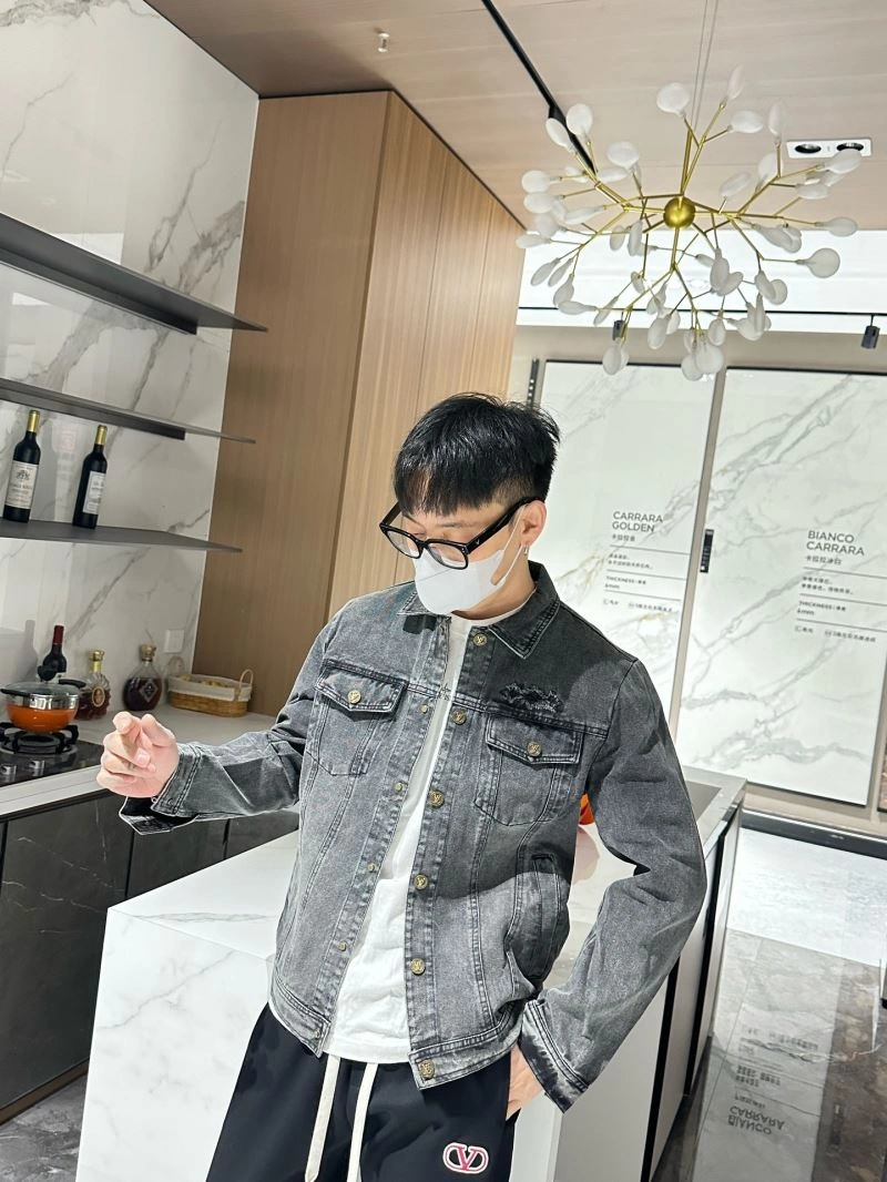 Louis Vuitton Outwear Sporty 133939
