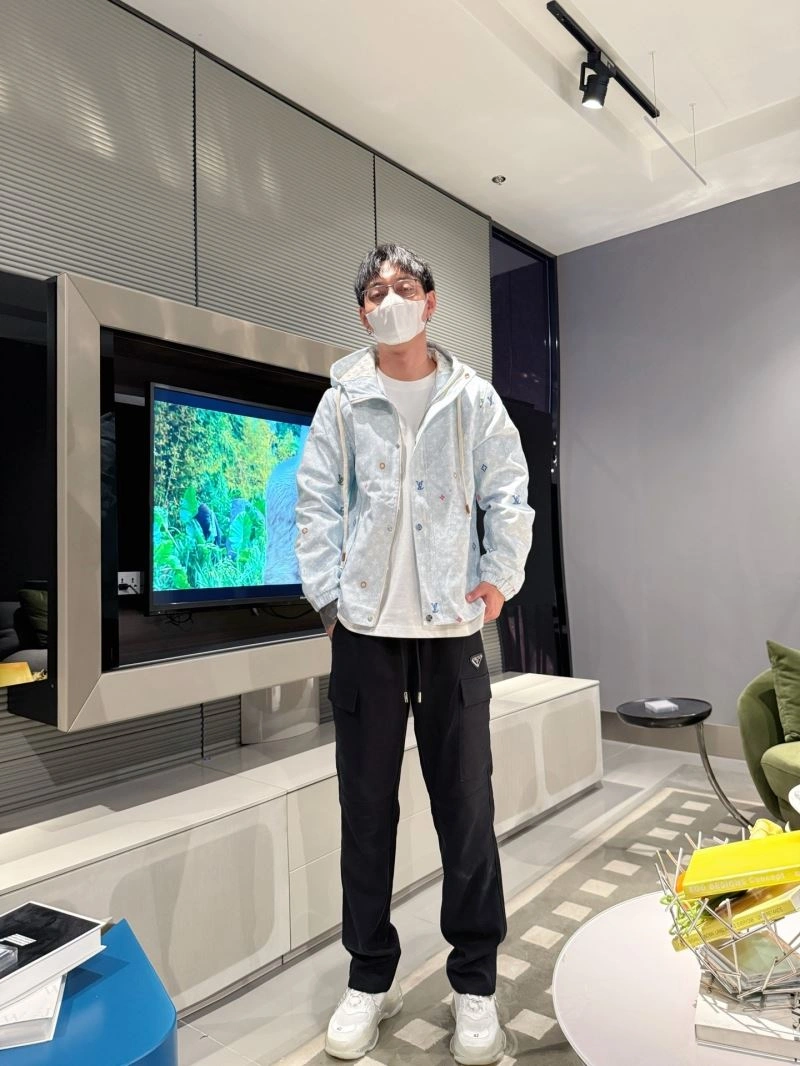 Louis Vuitton Outwear Snug 133949