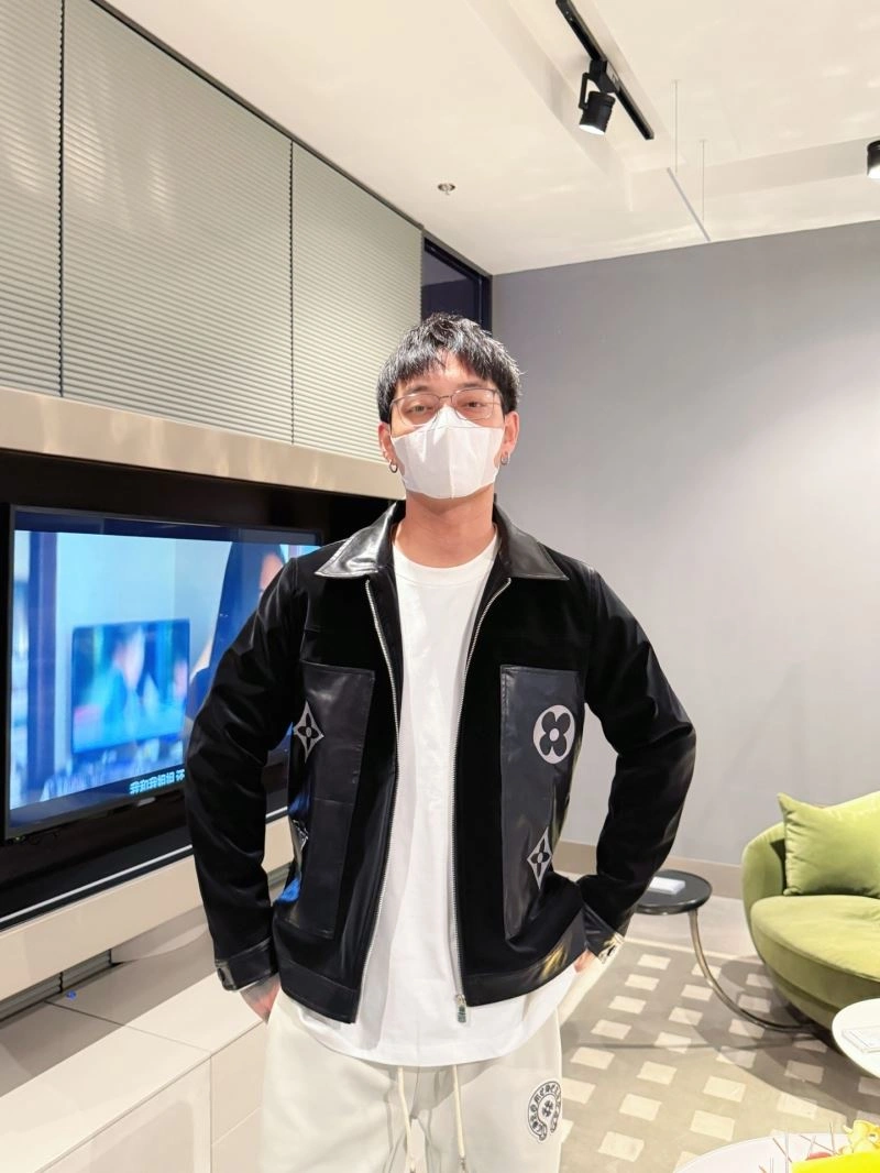 Upgraded Louis Vuitton Outwear 133933