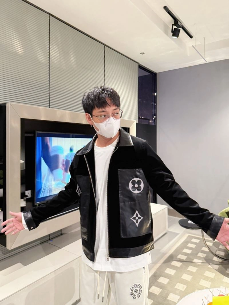 Upgraded Louis Vuitton Outwear 133933