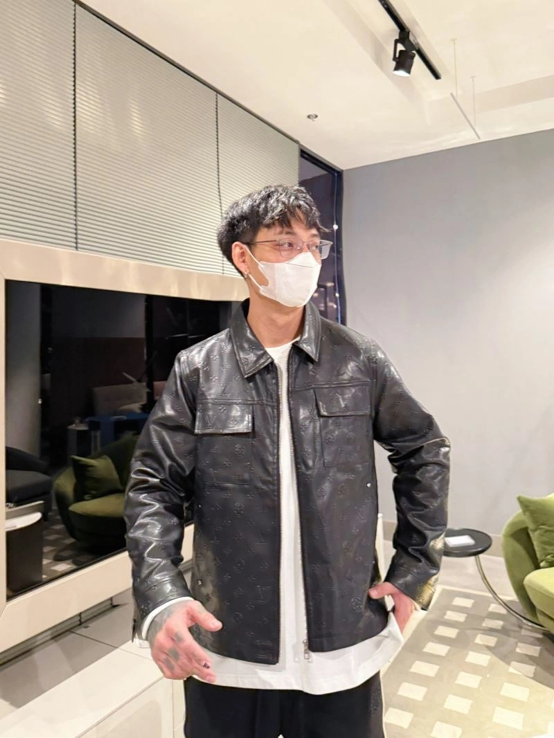 WellDesigned Louis Vuitton Outwear 133930