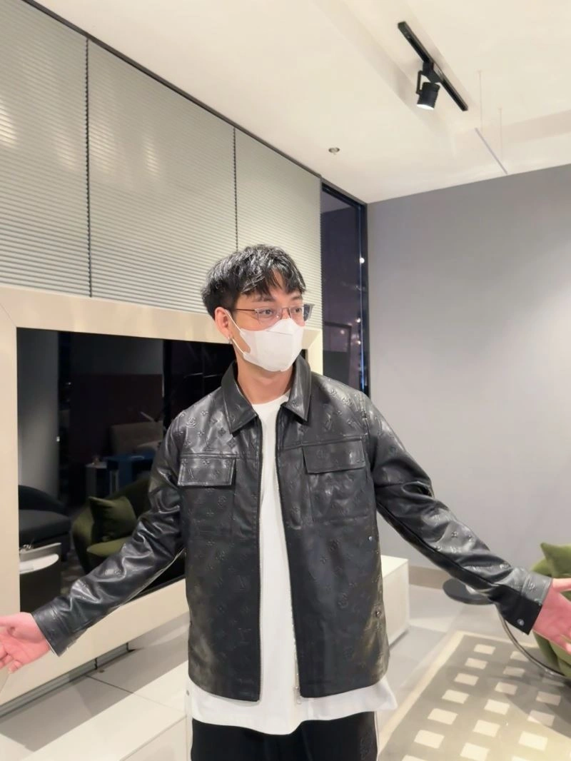 WellDesigned Louis Vuitton Outwear 133930