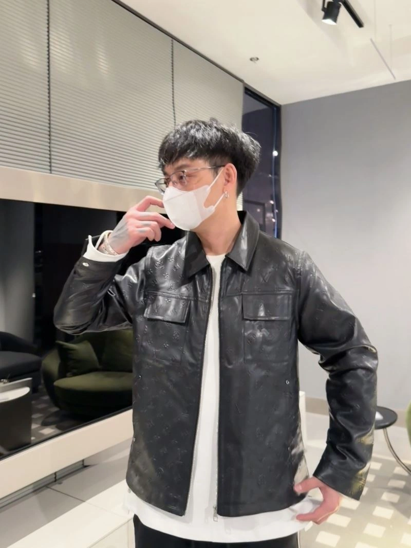 WellDesigned Louis Vuitton Outwear 133930