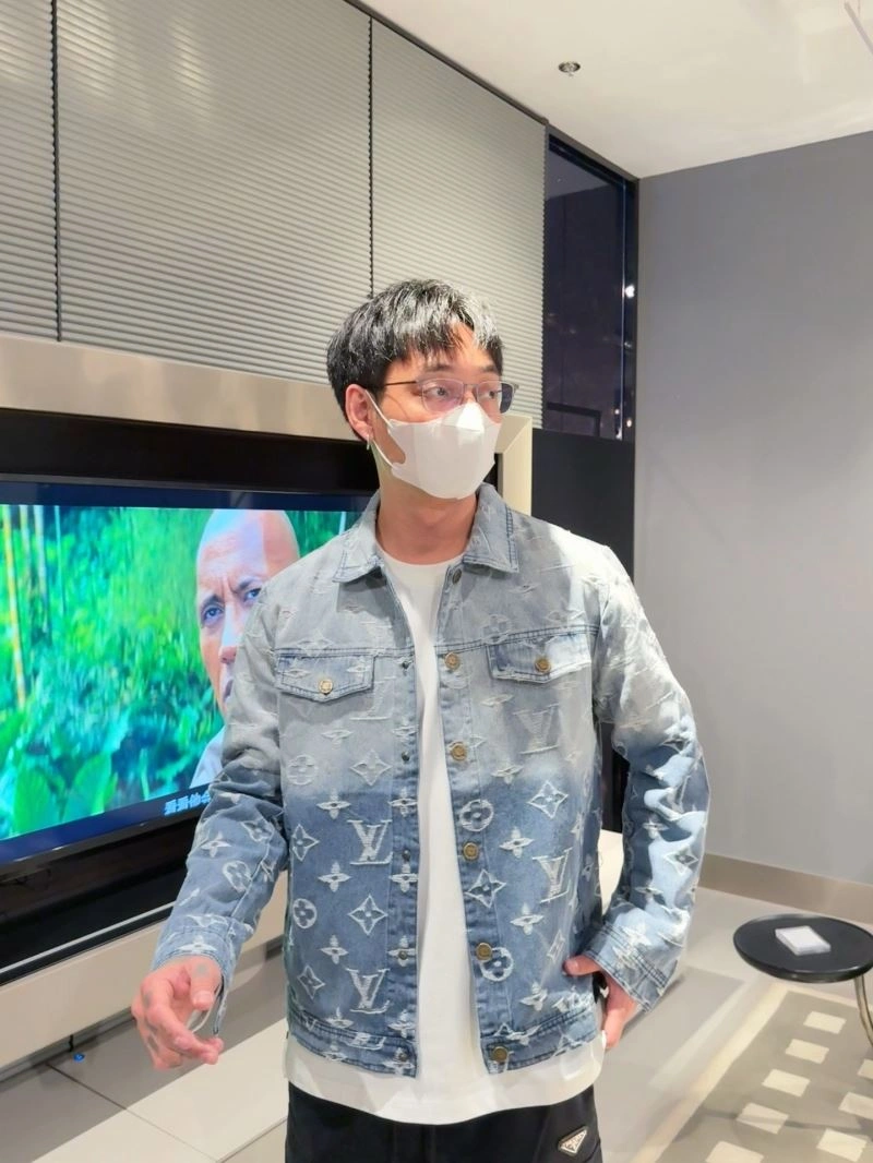 Premium Louis Vuitton Outwear 133924