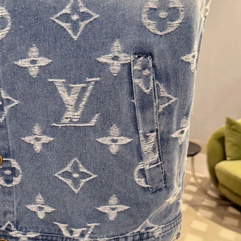 Premium Louis Vuitton Outwear 133924