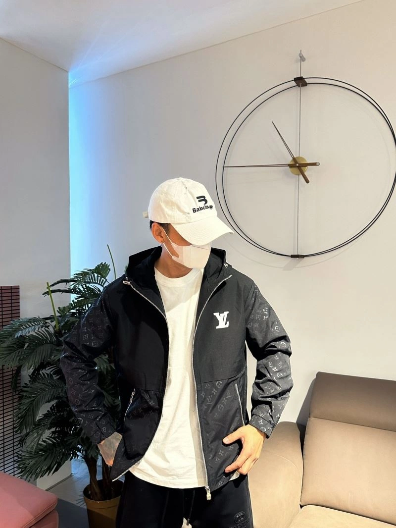 Louis Vuitton Outwear Lightweight 133926