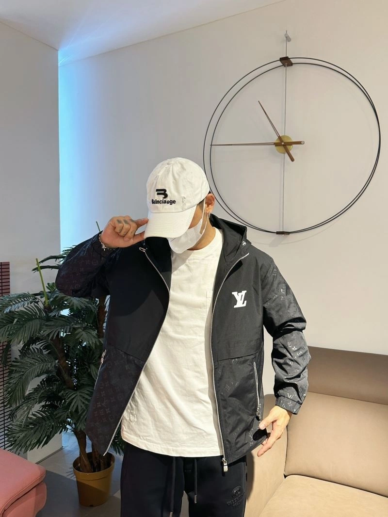 Louis Vuitton Outwear Lightweight 133926