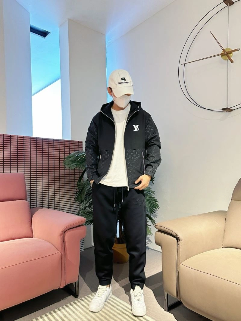 Louis Vuitton Outwear Lightweight 133926
