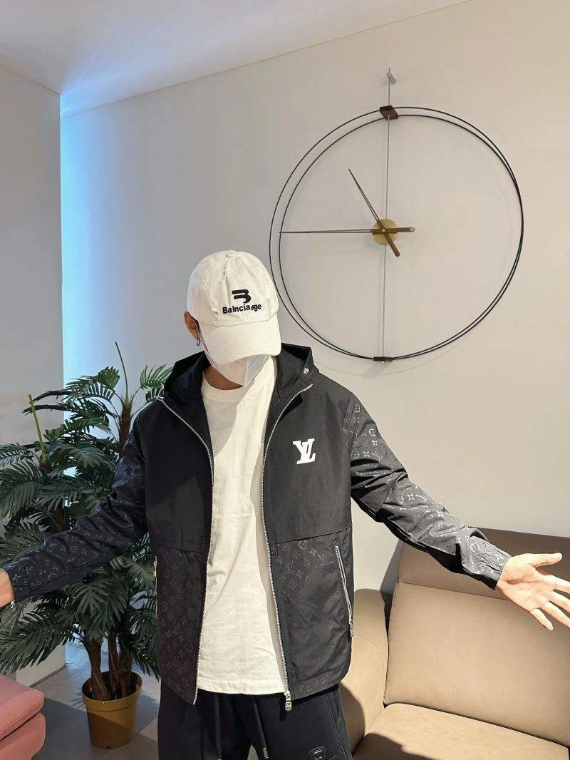 Louis Vuitton Outwear Lightweight 133926