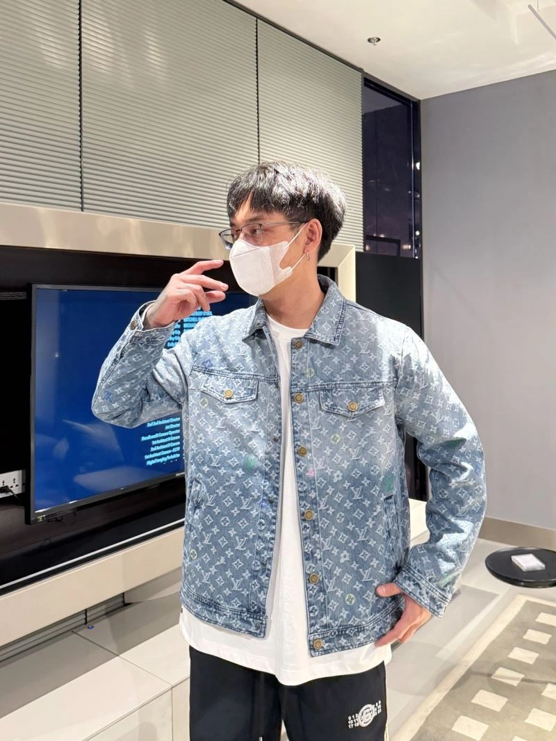 DailyWear Louis Vuitton Outwear 133929