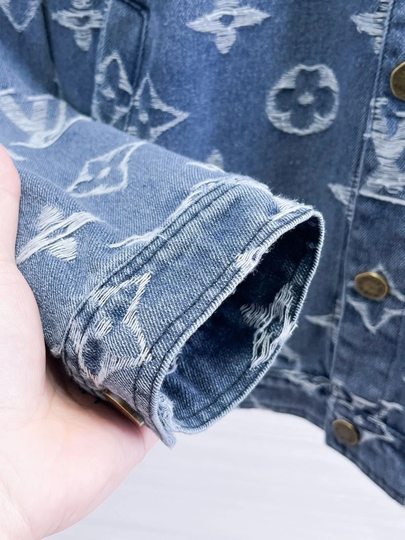Lightweight Louis Vuitton Outwear 133917