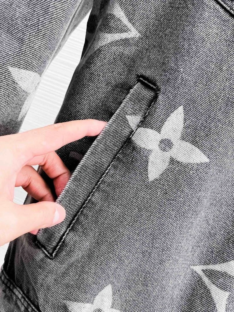 Louis Vuitton Outwear Effortless 133906